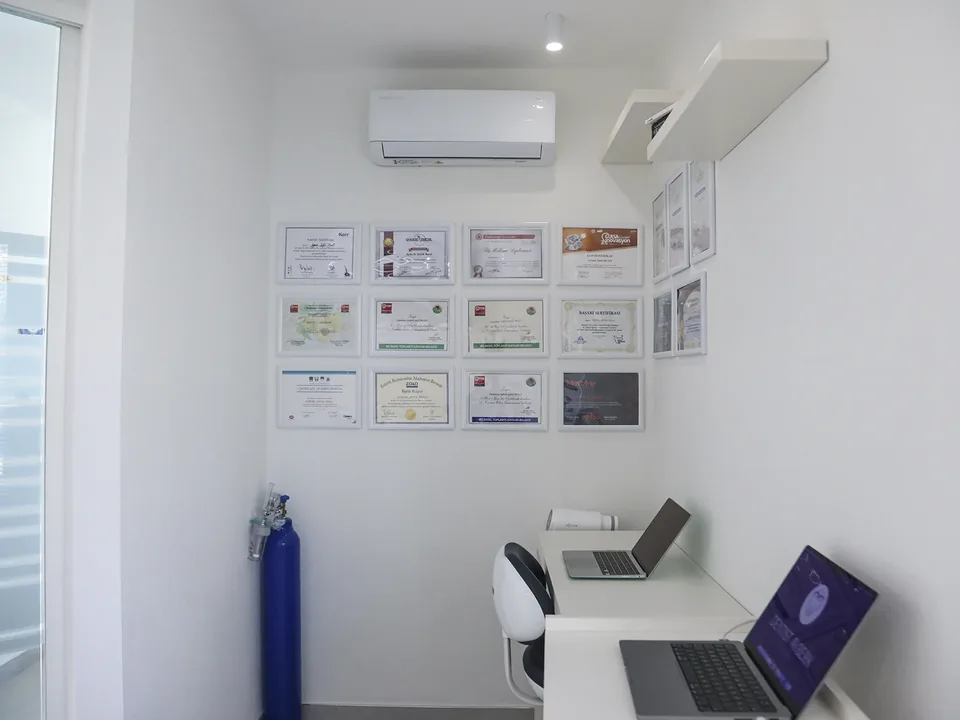 Dentist Ayberk klinik değerlendirme alanı